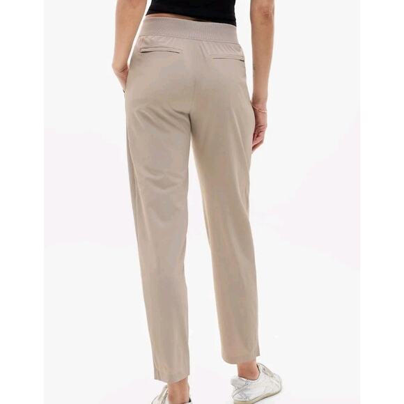 NEW Athleta Brooklyn Ankle Pants Size 12 Beige Stretch Lightweight Pull On - Picture 3 of 16